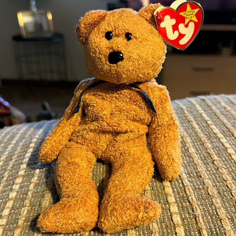 1998 Fuzz Beanie Baby with errors